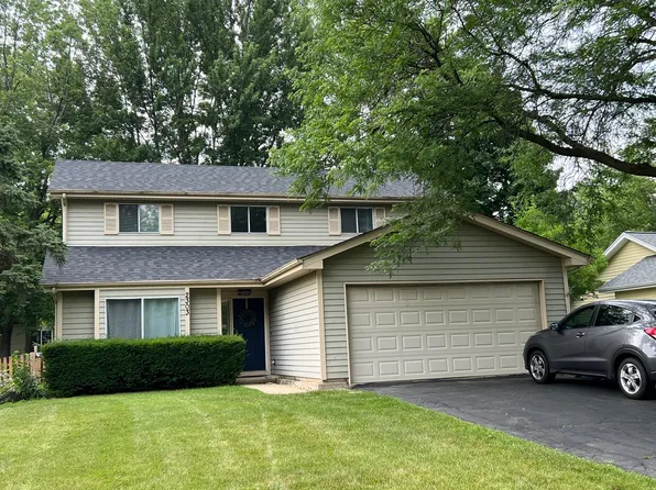 2303 Woodview Ln, Naperville, IL 60565