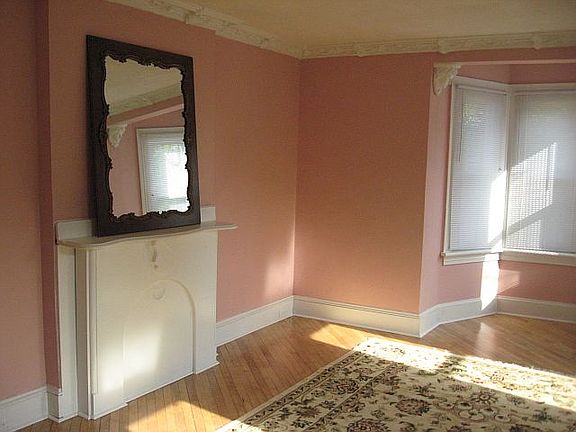 5th image of 423 W Lancaster Ave