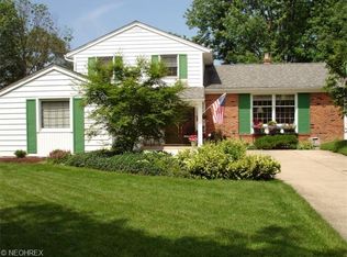 6126 Stafford Dr, North Olmsted, OH 44070