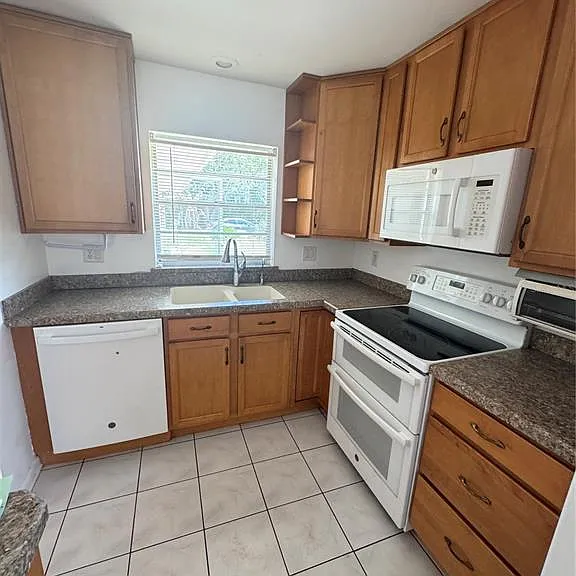 427 Greenfield Rd — Photo 4