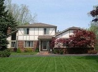 385 E Drahner Rd, Oxford, MI 48371