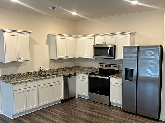 2nd image of 328 Penn Station Way