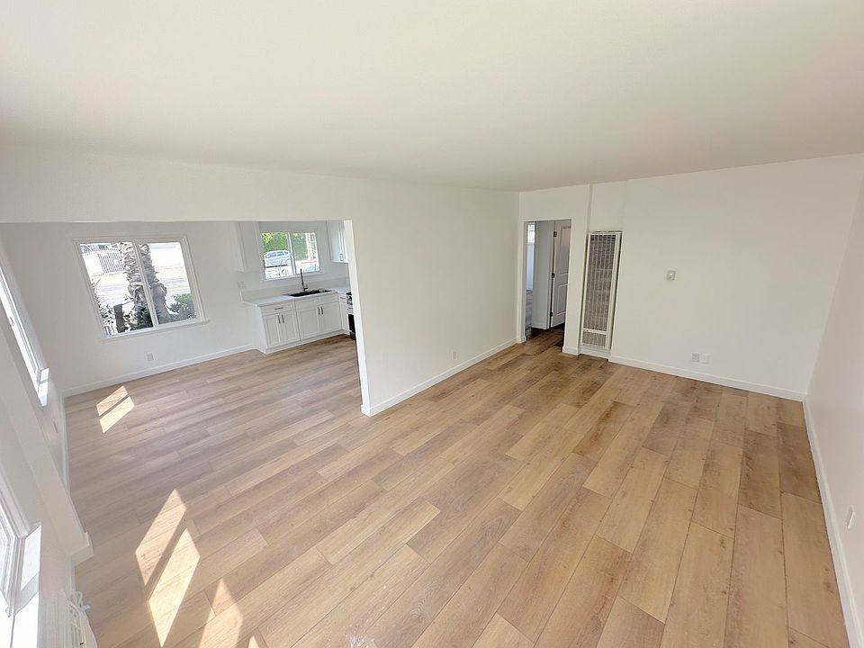 1st image of 14410 Magnolia Blvd APT 1