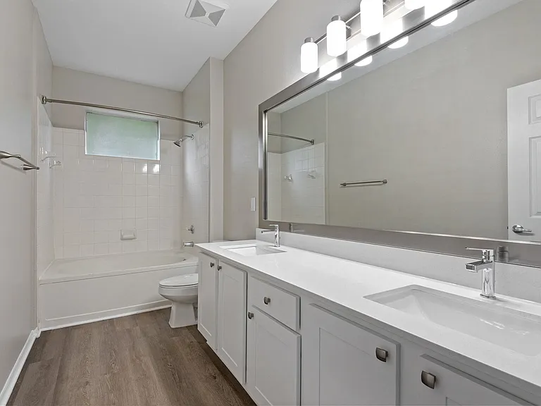 Dual vanities/sinks in the primary bathroom