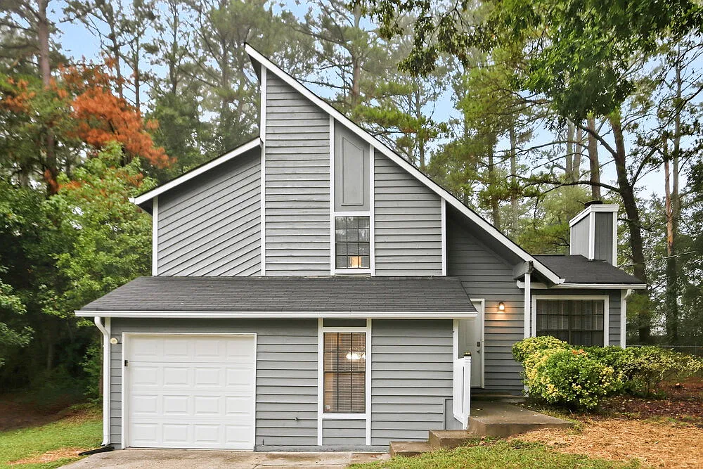 3 bed, 2.0 bath, 1194 sqft, $1,750 — Photo 1