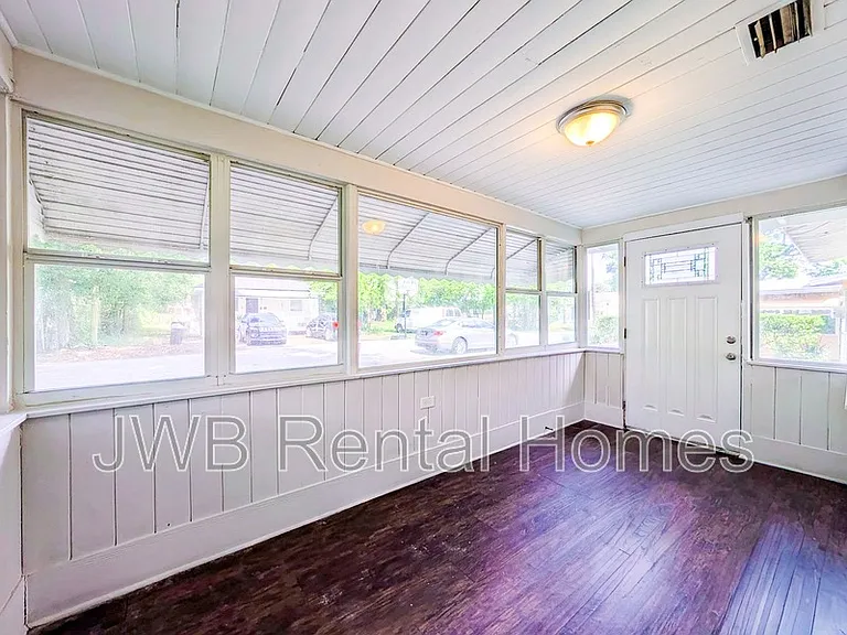 2817 Mars Ave — Photo 5