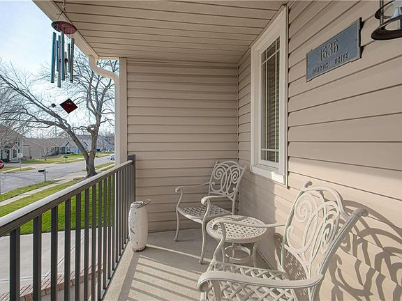 3rd image of 1636 Dunwich Dr