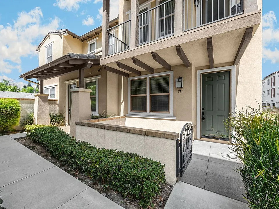 511 S Brea Blvd