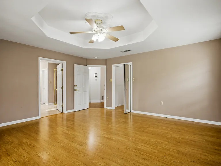 265 E Dove Rd — Photo 15