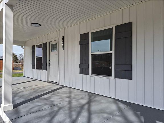 3rd image of 1603 Connor Pl