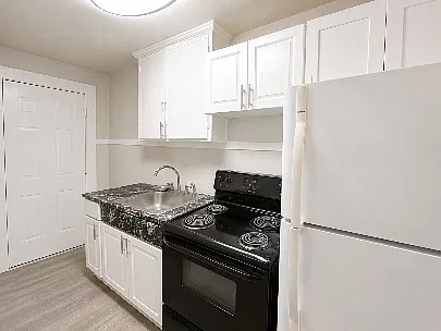 1011 Jackson Avenue - 4 — Photo 4