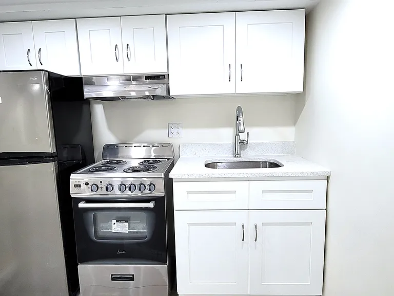 170-20 Lithonia Ave #1B — Photo 2