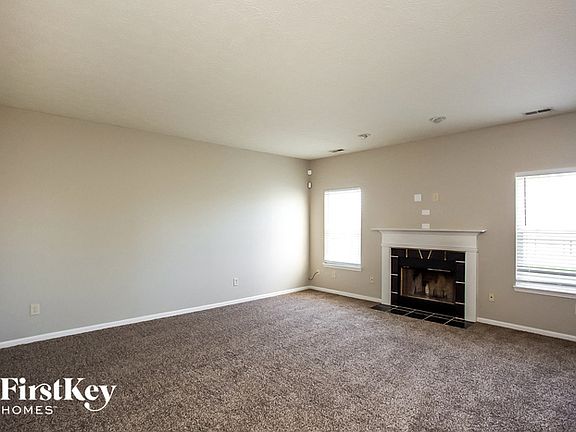3rd image of 4634 Birmingham Dr