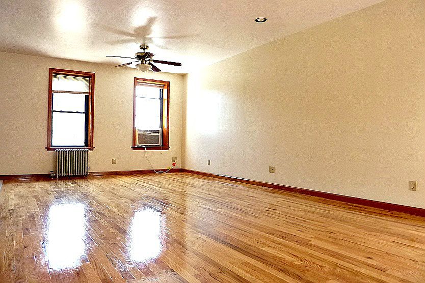 2nd image of 565 Rogers Ave APT 4