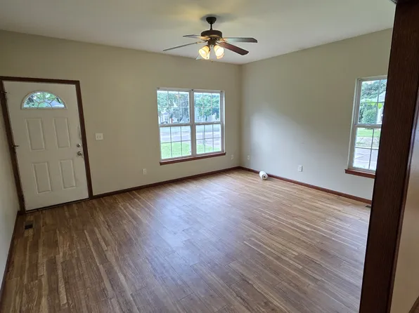 930 Ratone St, Manhattan, KS 66502