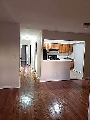 3rd image of 2344 37th St Floor 3