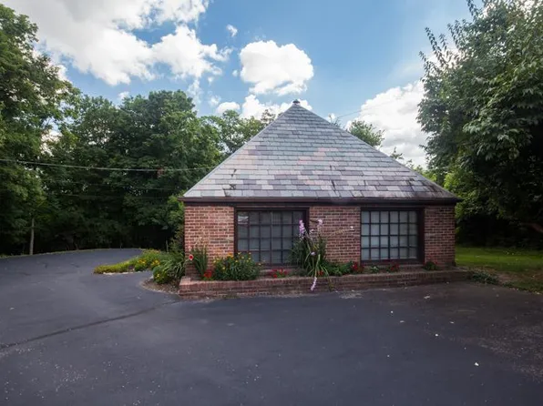 5910 Cherokee Dr, Cincinnati, OH 45243