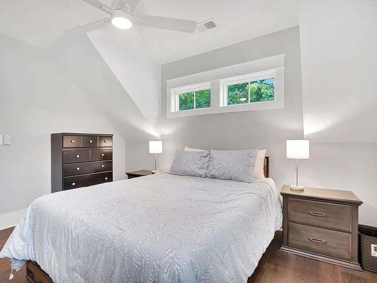 1110 Lillian St #B — Photo 7