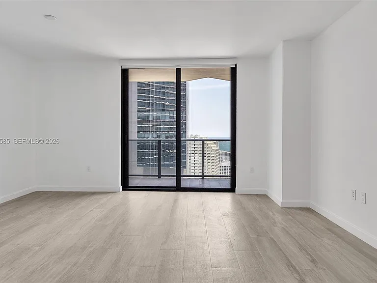 45 SW 9th St #3502 — Photo 6