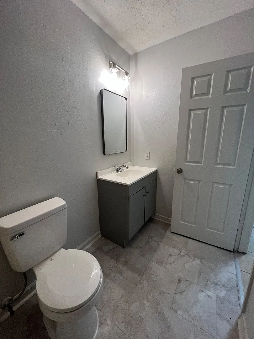 103 Berlin St - 103 Berlin St. Unit C — Photo 3