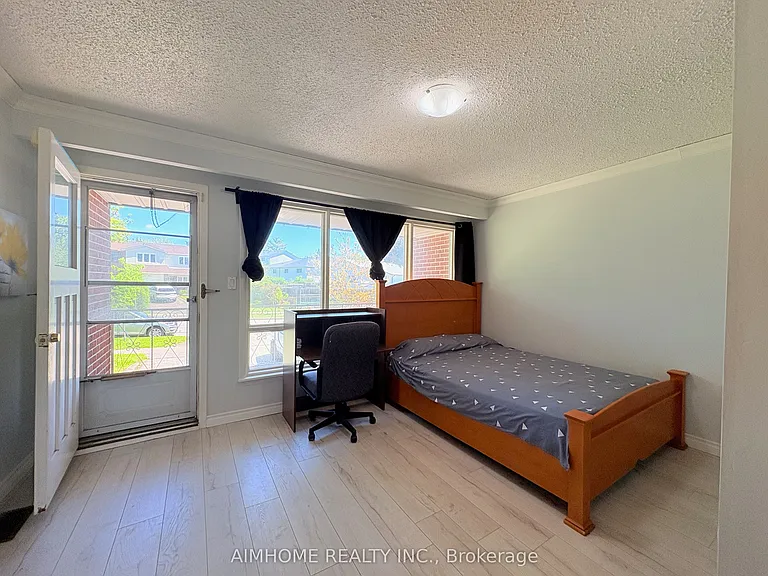 70 Micmac Cres — Photo 3