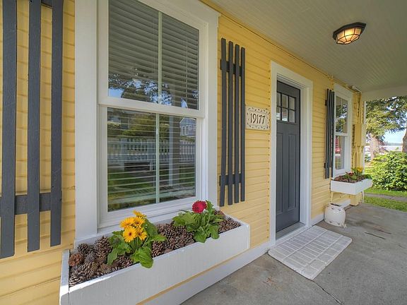 4th image of 19177 8th Ave NE