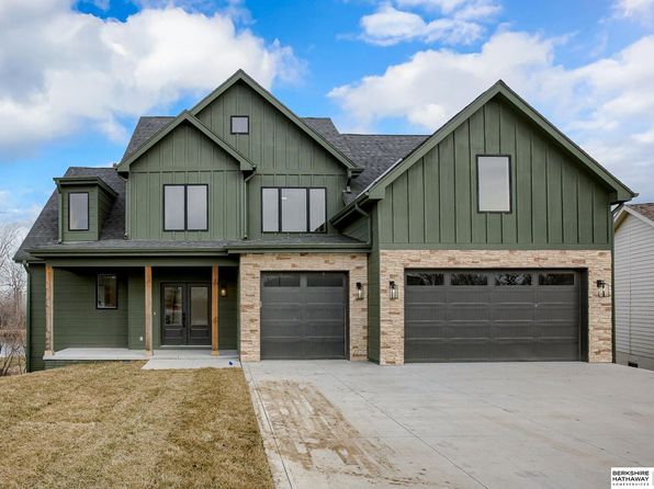 1782 Lake Ridge Dr, Plattsmouth, NE 68048