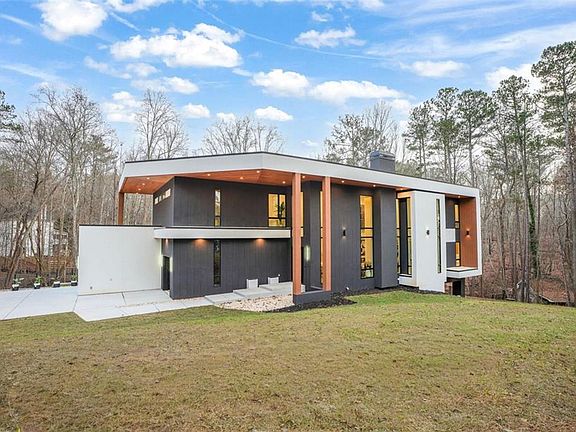 3rd image of 1736 Cox Rd