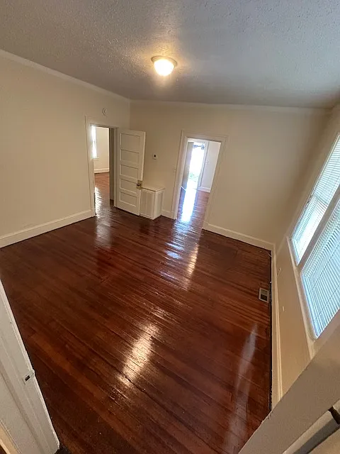 121 Hamlin Avenue - 1 — Photo 2