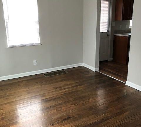 2nd image of 1135 Urana Ave