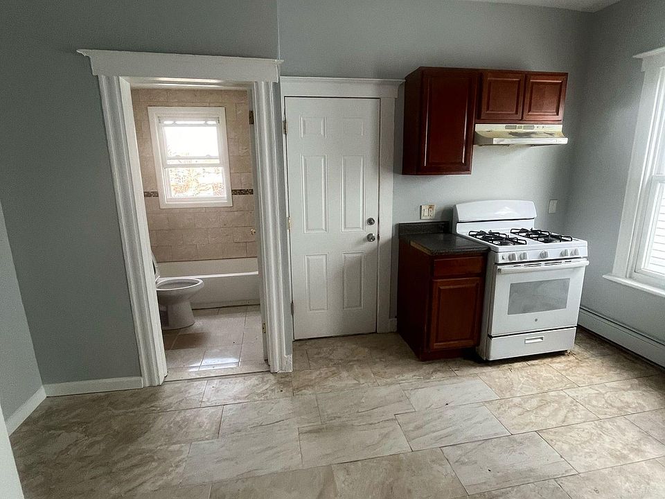 1st image of 222 Elmwood Ave #2R