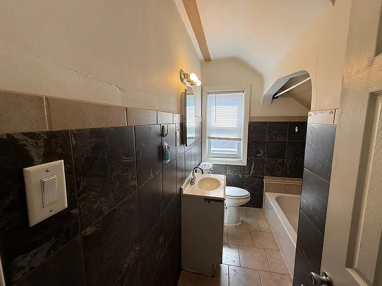 4913 Schlaff St #4915 — Photo 18