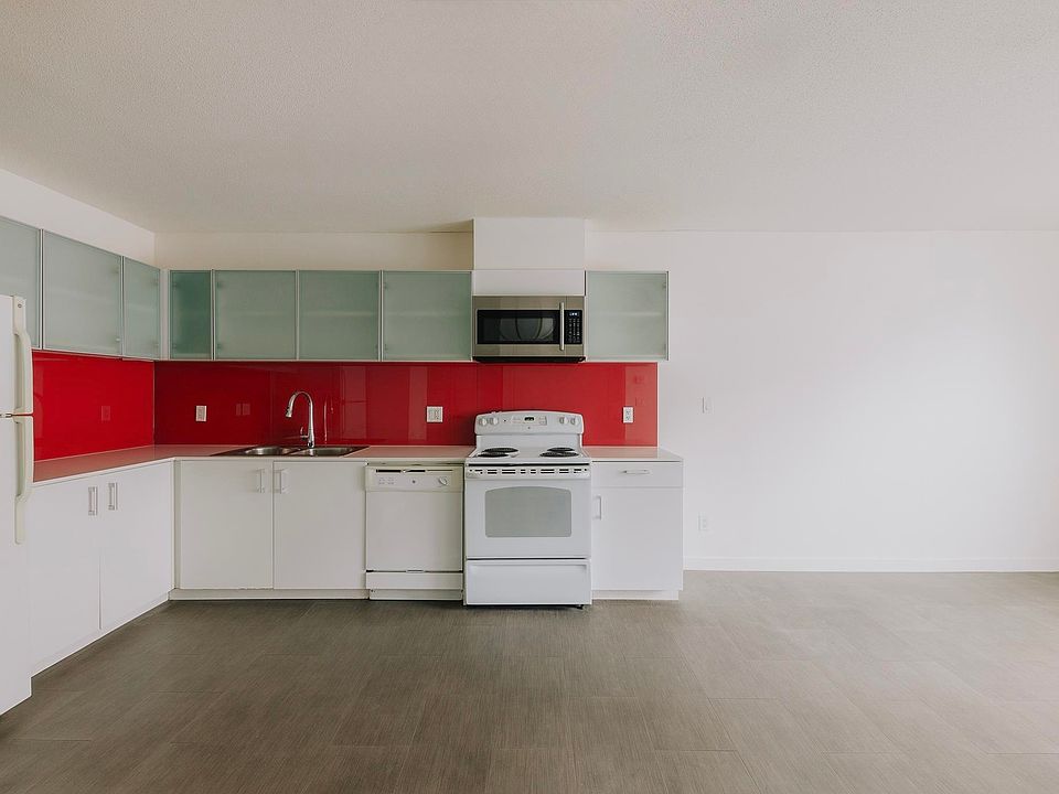1st image of 66 Cordova St W #609