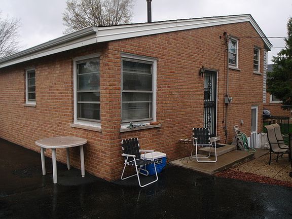 4th image of 9829 S Mason Ave