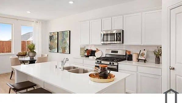 4 bed, 2000 sqft, $2,650 — Photo 3