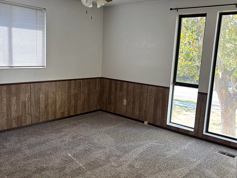 750 N Locust St — Photo 13