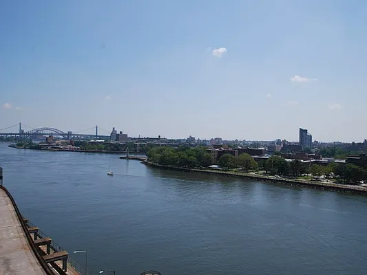 Sold by Sotheby's International Realty | media 18