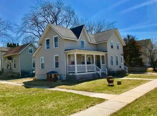 406 Park Ave, Sycamore, IL 60178