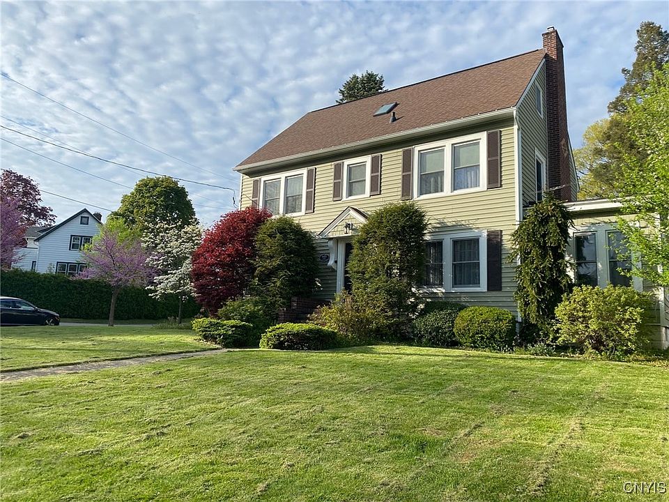 1st image of 301 Twin Hills Dr