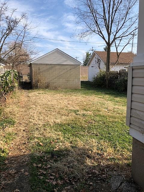 2nd image of 1954 Patton Ave
