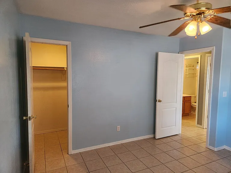 601 W Frontier St — Photo 12