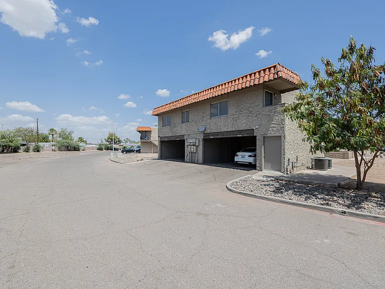 4724 E Portland St — Photo 14