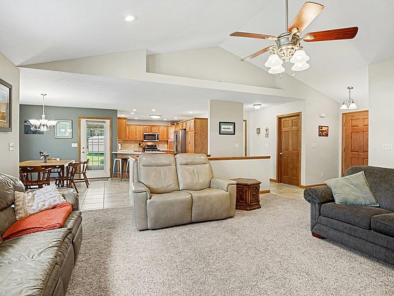5th image of 23605 River Dr
