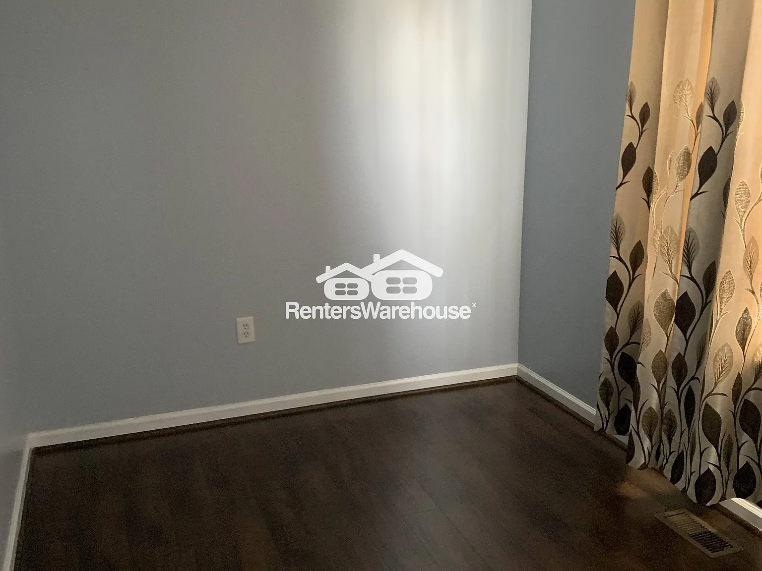 Available Now- Updated 3 Br 2 Bath Home With Finished Basement. — Photo 3