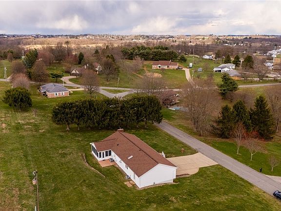 5th image of 66538 S Greenbrier Dr