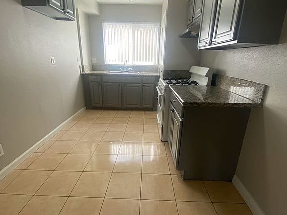 5th image of 1425 W Stoneridge Ct APT F