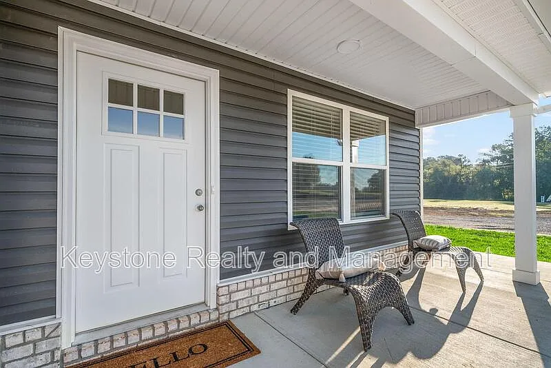 2 bed, 2.0 bath, 1244 sqft, $1,250 — Photo 2