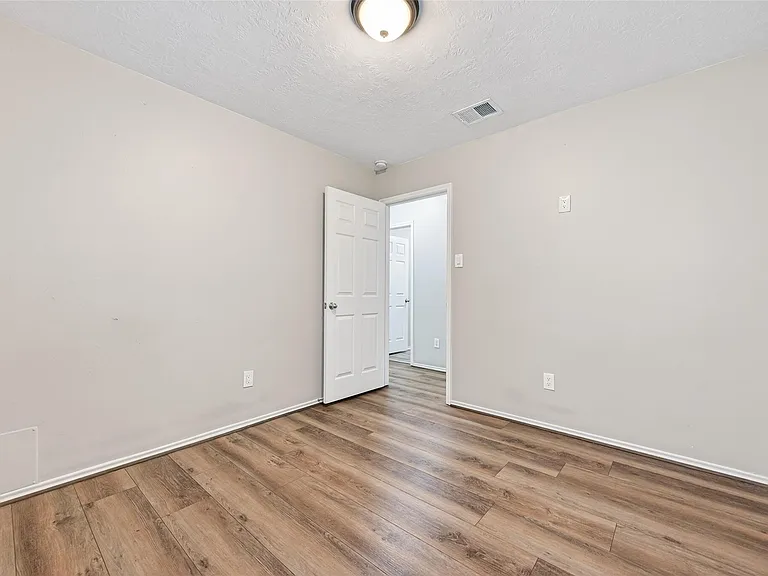 18499 Sunrise Pines Dr — Photo 29