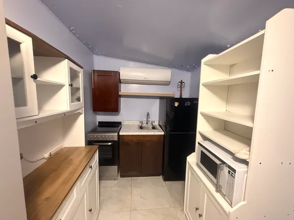 11940 NW 16th Ave, North Miami, FL 33167