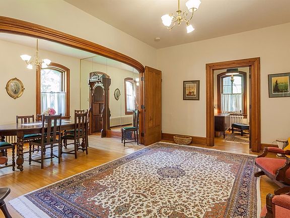 4th image of 1115 Woodlawn Ave